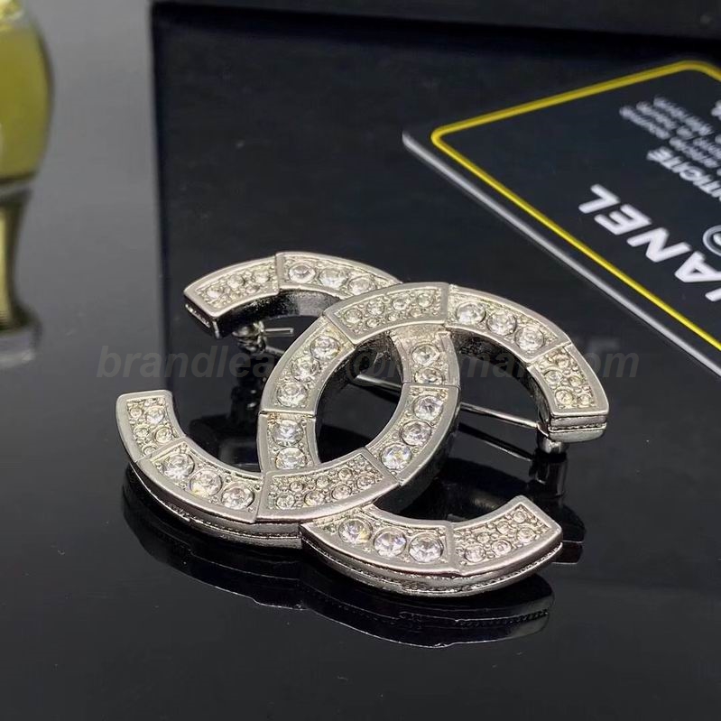 Chanel Brooch 183